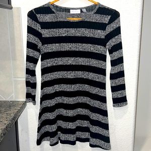 Children's Place black & gray striped, long sleeve dress. Size M (7-8). 28"